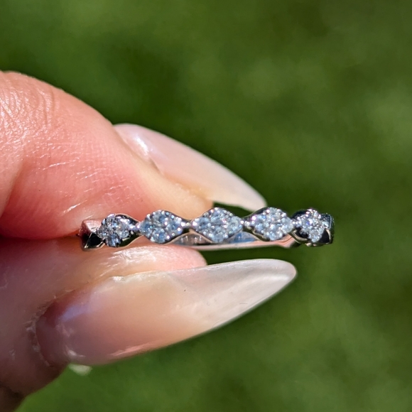 14K White Gold Diamond Segment Ring - Picture 1 of 8